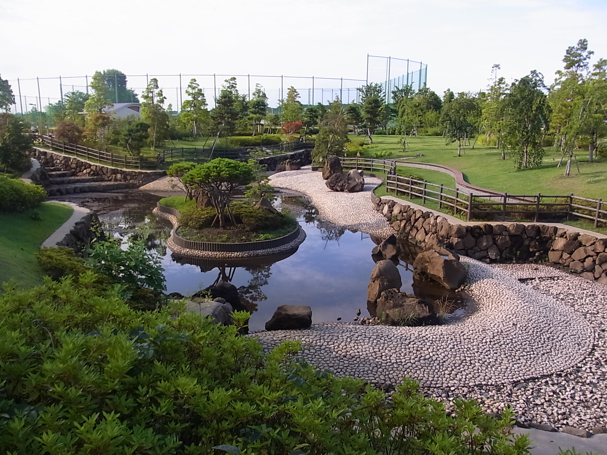 三鷹市から調布市にかけて広がる武蔵野の森公園に行きました